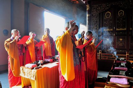 在安福寺藏经楼多宝阁同时举行的安福寺落成暨佛像开光大典