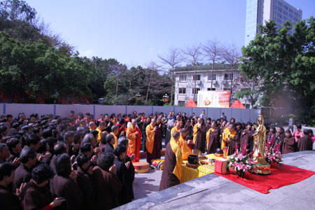 广东深圳万佛禅寺隆重举行祈福洒净仪式