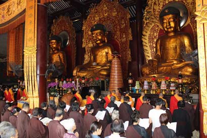 广州大佛寺药师宝忏圆满结束僧俗大众共修拜忏法会