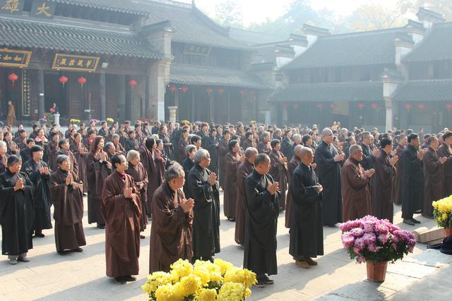 江苏宝华山隆昌寺授居士三皈五戒菩萨戒法会通启