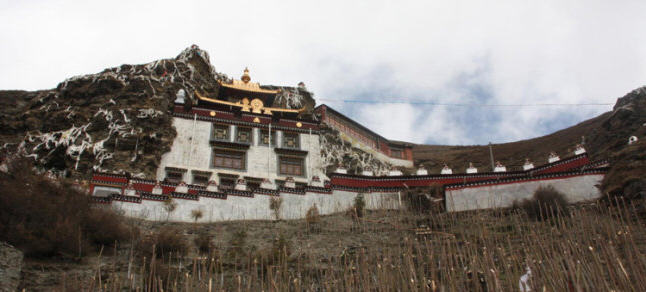 洛卓沃龙寺洛扎县西藏寺院