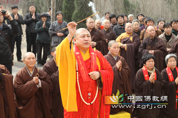 白雀庵举行能文法师示寂十周年追思法会暨能文法师法像安坐揭幕仪式