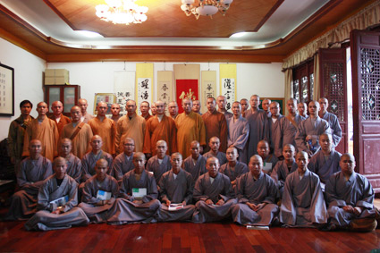 云门寺佛学院师生一行朝礼宝通寺