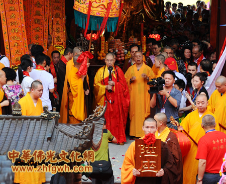 深圳鹏城东山寺落成开光暨传正法师升座庆典隆重举行