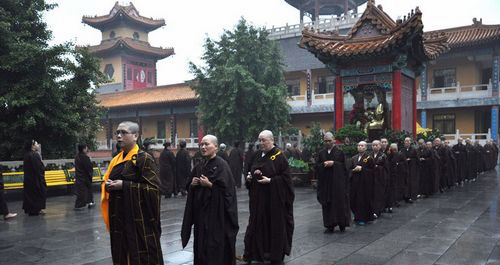 天津荐福观音寺举行昼夜精进法会