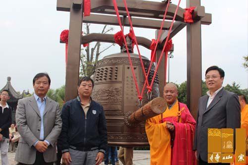 苏州寒山寺向南极长城站捐赠“长城和钟”