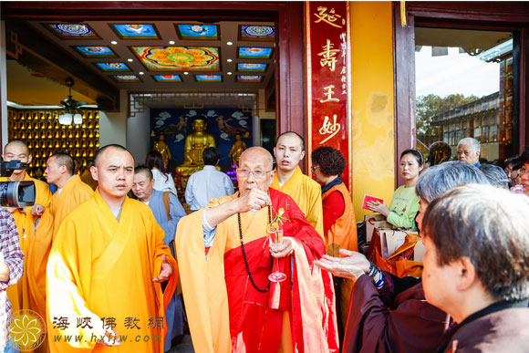   江苏无锡南山寺隆重举行药师殿佛像开光祈福法会