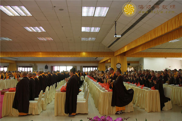 深圳首届千僧大斋胜会于弘法寺隆重举行