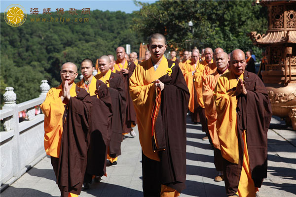 深圳首届千僧大斋胜会于弘法寺隆重举行