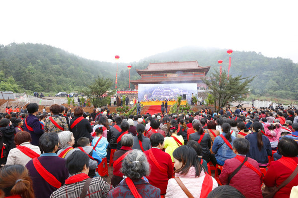 出席“少林武术走进东乡”暨抚州市西隐寺天王殿上梁法会