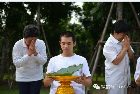 泰国法身寺第13届国际佛法薪传者短期出家活动