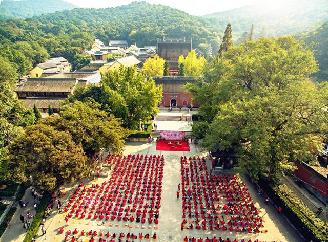 南京栖霞古寺举办“千人大禅修体验”活动