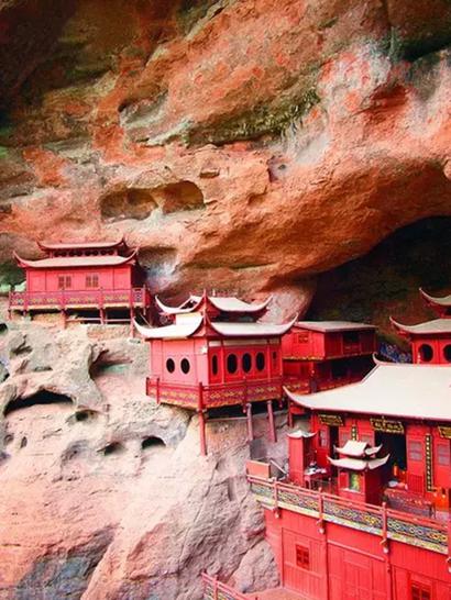 福建深山惊现绝世奇观：一根柱子撑起整座寺庙(图)