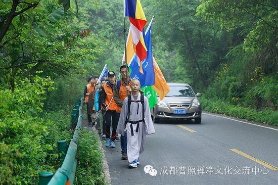 静默行走，让心灵去寻佛