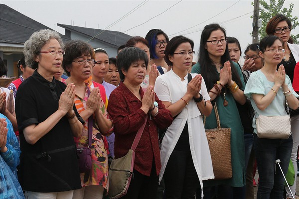 践行慈悲平等 救拔众生苦难 灵隐寺举行放生法会