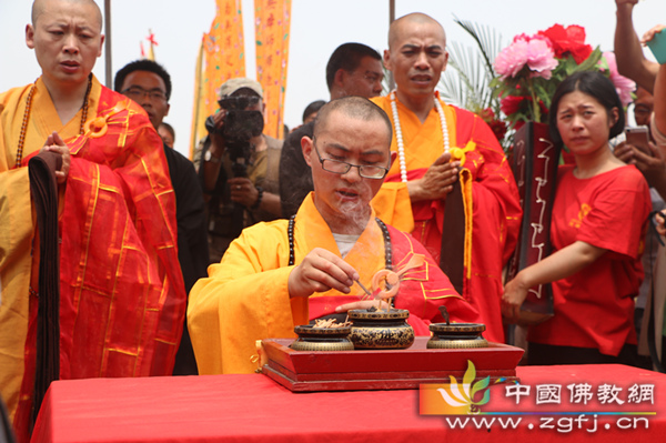 河北冀州天界寺隆重举行迎请供奉佛舍利法会