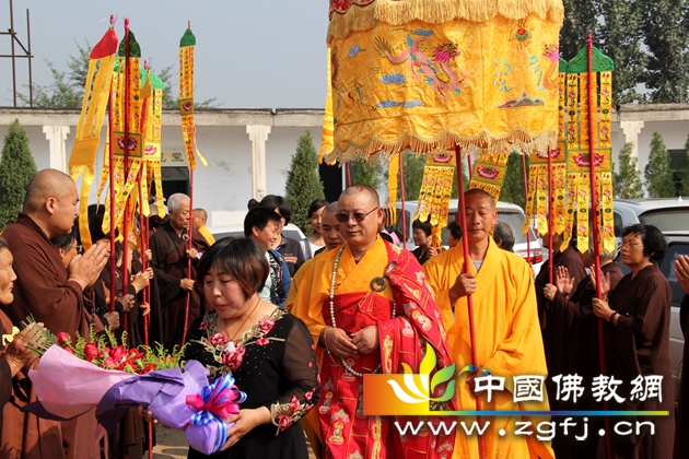 河北辛集抬头禅寺隆重举行三圣殿上梁祈福法会