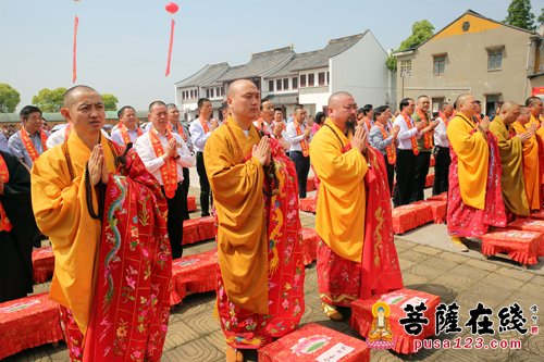 祈愿寺院道场，龙天护佑，古刹慧灯永续（图片来源：菩萨在线 妙雨/摄）