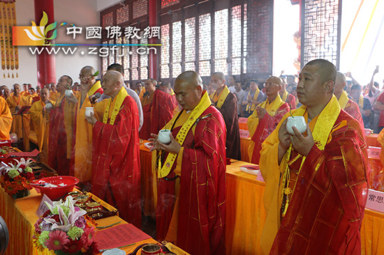 河北省井陉县灵岩禅寺隆重举行“全山殿堂落成暨佛像开光庆典法会”