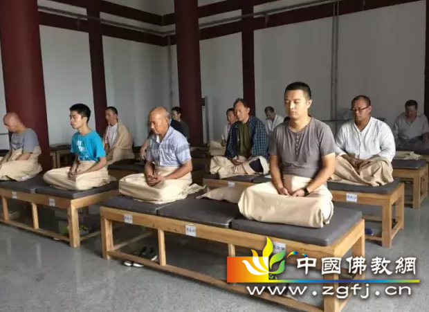 二祖寺每日几场阵雨，带给禅堂习习清凉