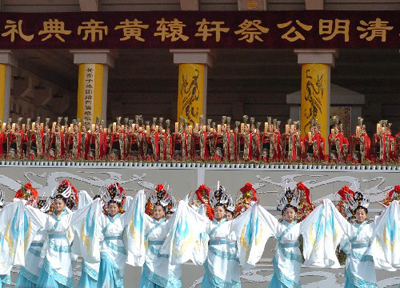 4月5日,上万名海内外中华儿女在此共同缅怀中华民族的人文始祖轩辕黄帝