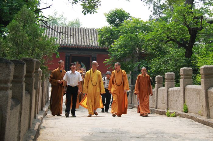 台湾净耀法师一行参访北京龙泉寺