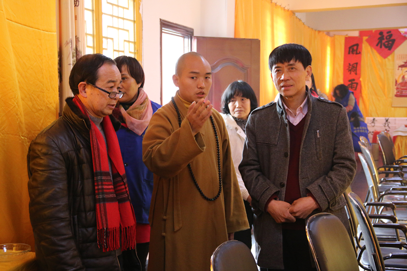 《国歌》和《三宝歌》目莲寺住持文慧法师致欢迎词诗联老师们纷纷登台